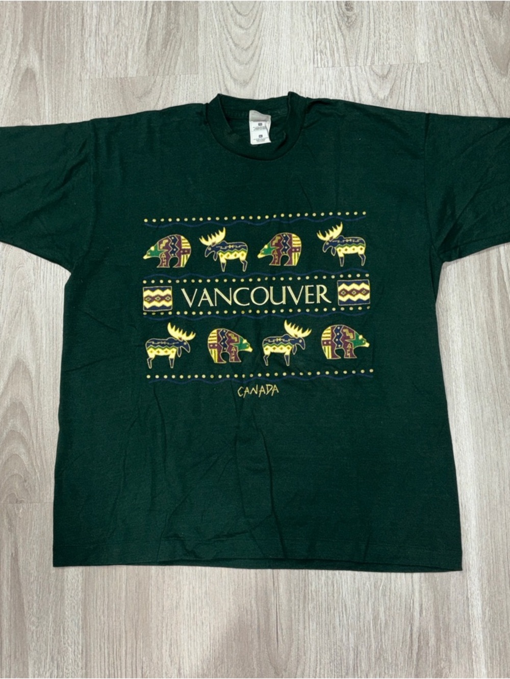 Vintage 90s Vancouver
Canada Graphic T-Shirt Mens XL Green
Animal Print